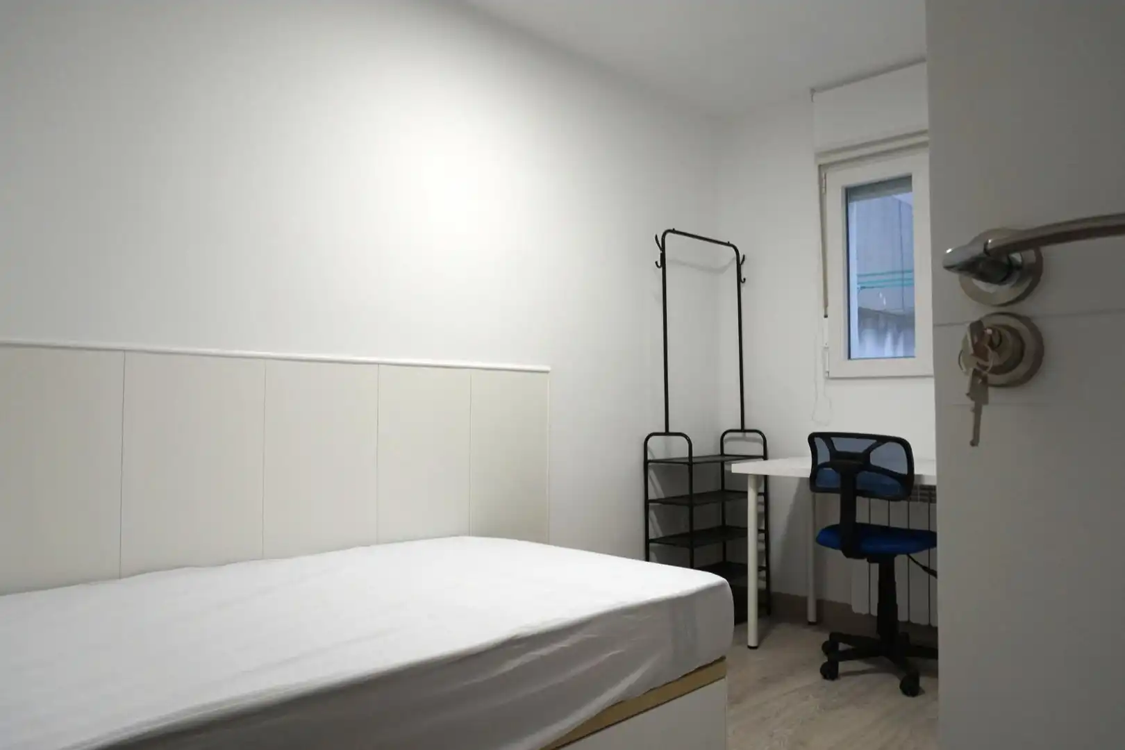 Room in Calle CAPITAN MENDEZ VIGO, 50, Santo Tomás