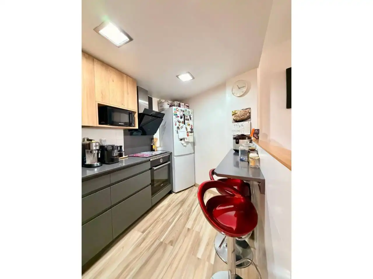 Küche von Wohnung zum Verkauf in Cornellà de Llobregat mit Balkon