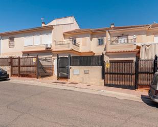 Exterior view of Single-family semi-detached for sale in Bujalance