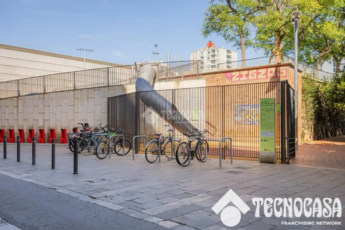 Flat with terrace for sale in Ciutat Vella