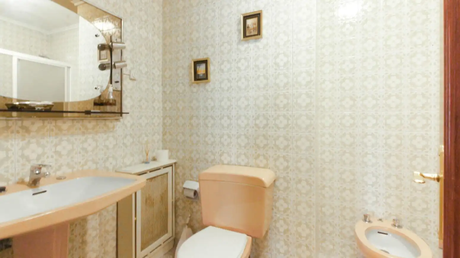 Bathroom of Flat for rent in Santander  with Heating, Parquet flooring and Furnished