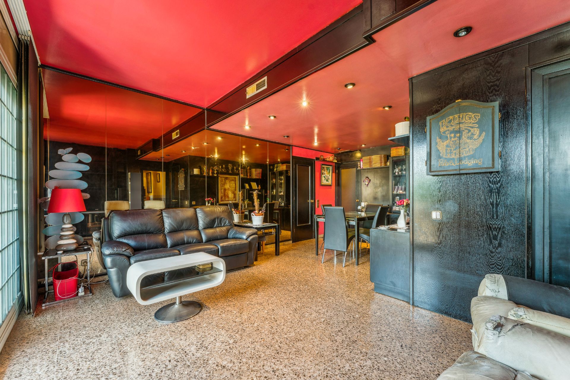 Sala d'estar de Pis en venda en Sant Feliu de Llobregat amb Calefacció, Traster i Moblat