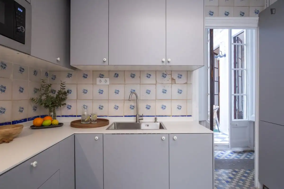 Cocina de Apartamento para compartir en Barcelona con Aire acondicionado, Calefacción y Amueblado