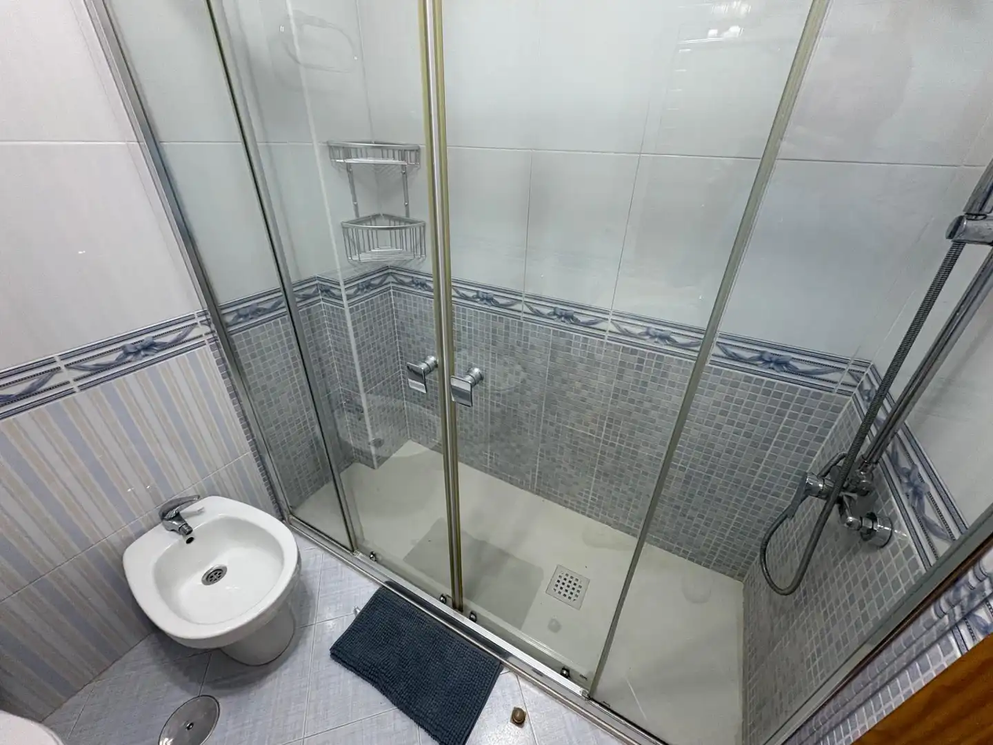 Baño de Piso de alquiler en Vélez-Málaga con Terraza