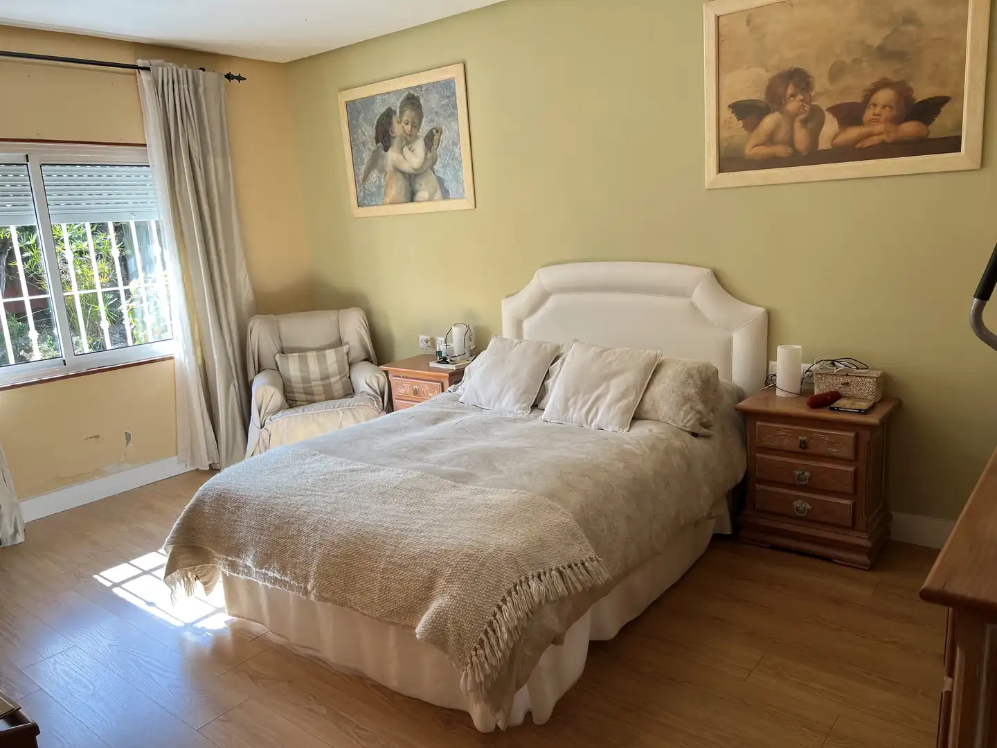 Dormitori de Casa o xalet en venda en El Puerto de Santa María amb Aire condicionat, Jardí privat i Parquet