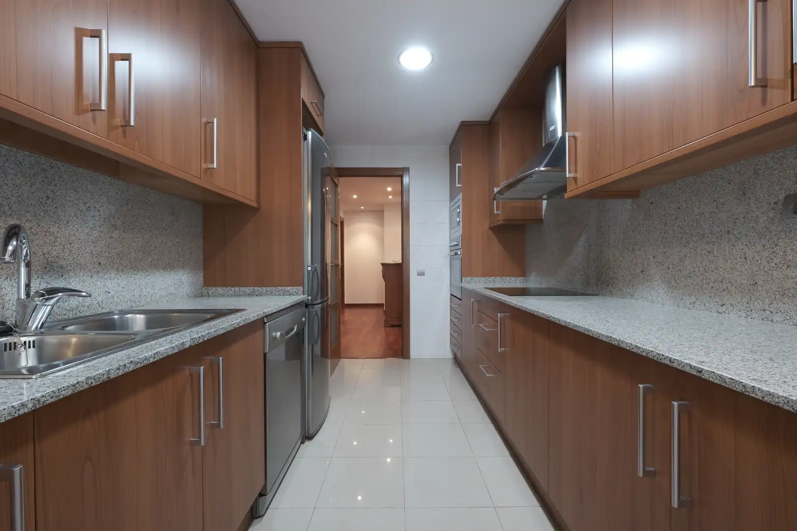 Cuina de Pis de lloguer en Lleida amb Aire condicionat, Calefacció i Terrassa