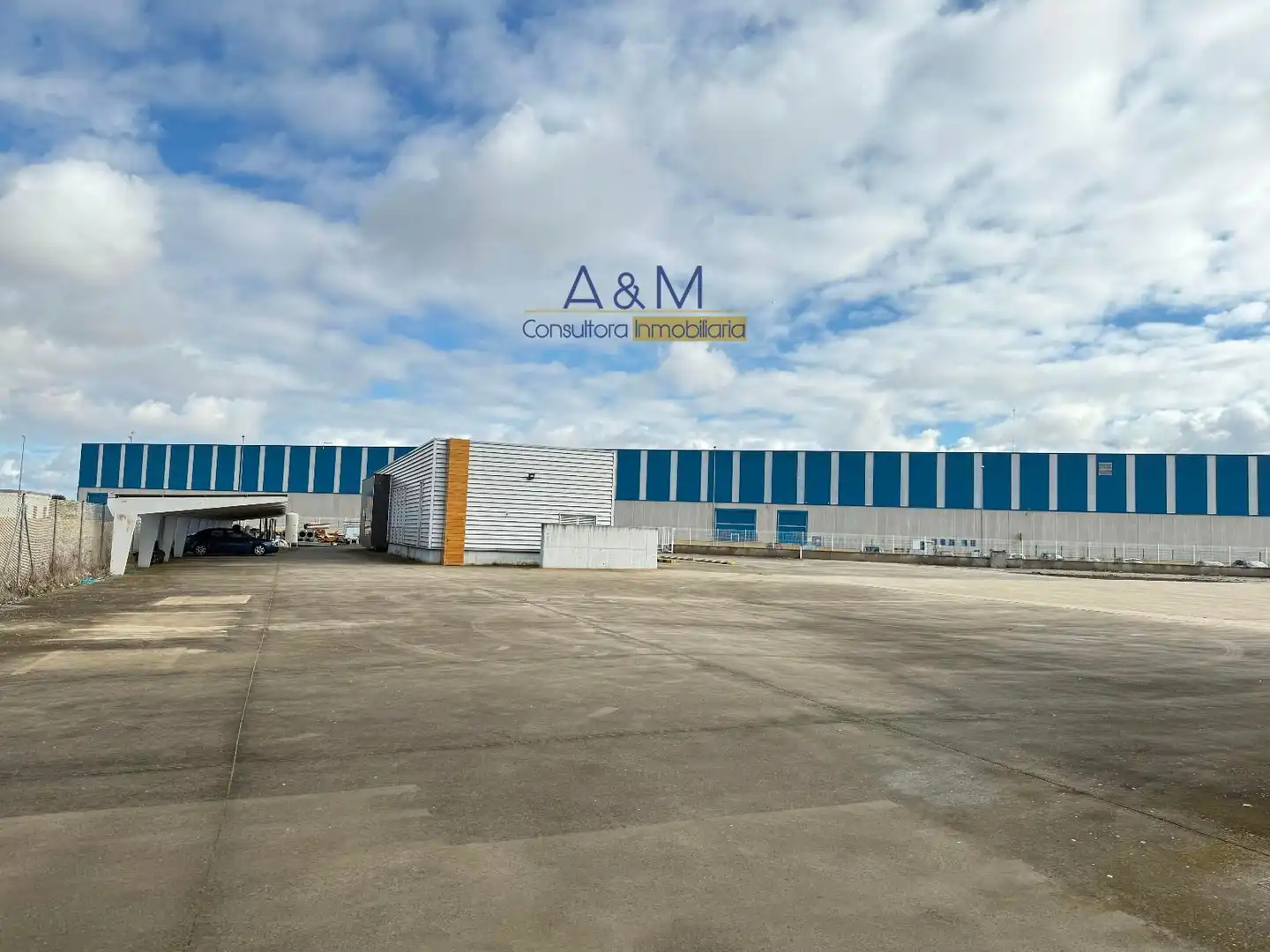 Vista exterior de Nave industrial de alquiler en Villabrázaro