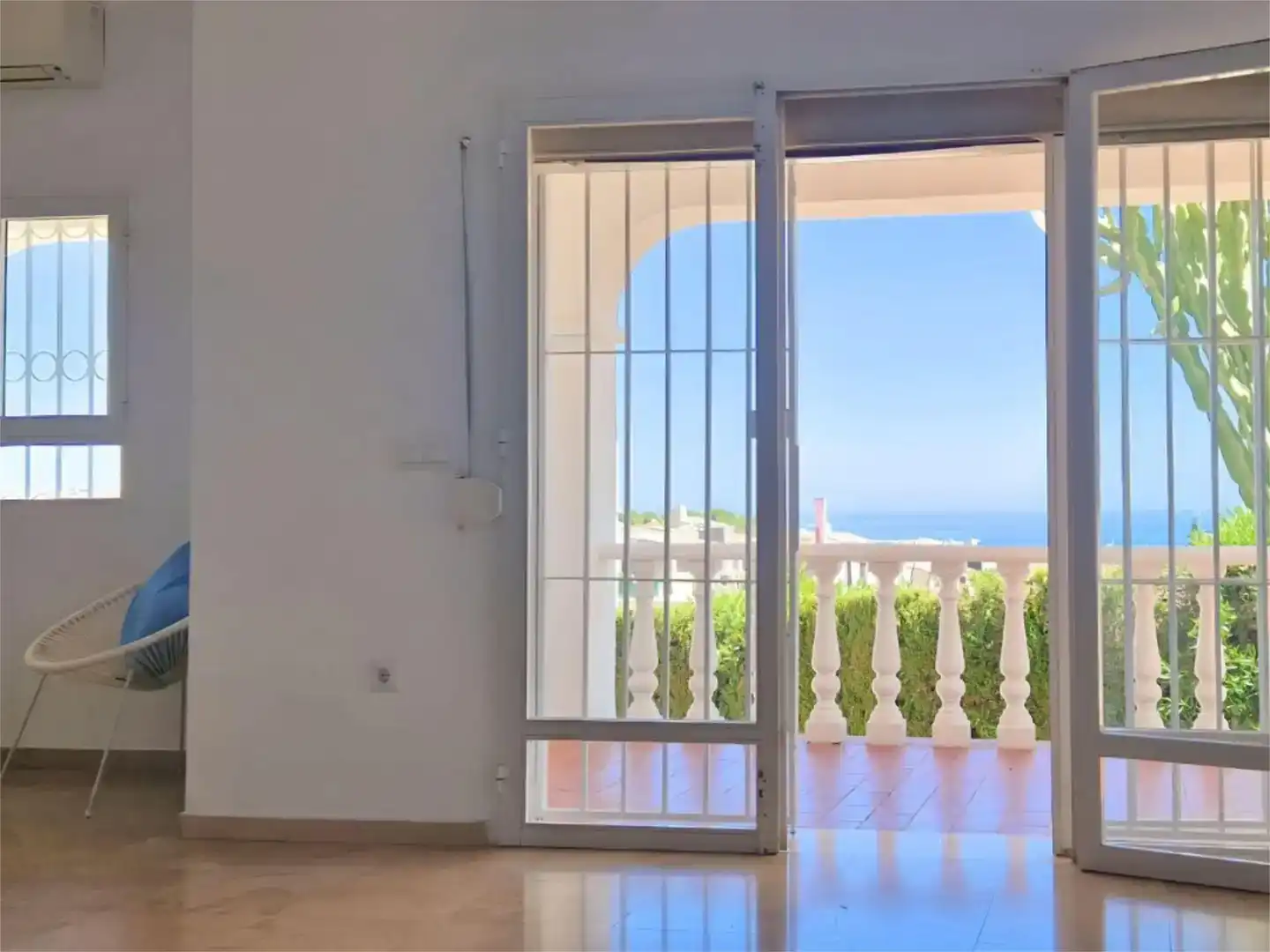 Terrassa de Casa o xalet en venda en Estepona amb Aire condicionat, Piscina i Balcó