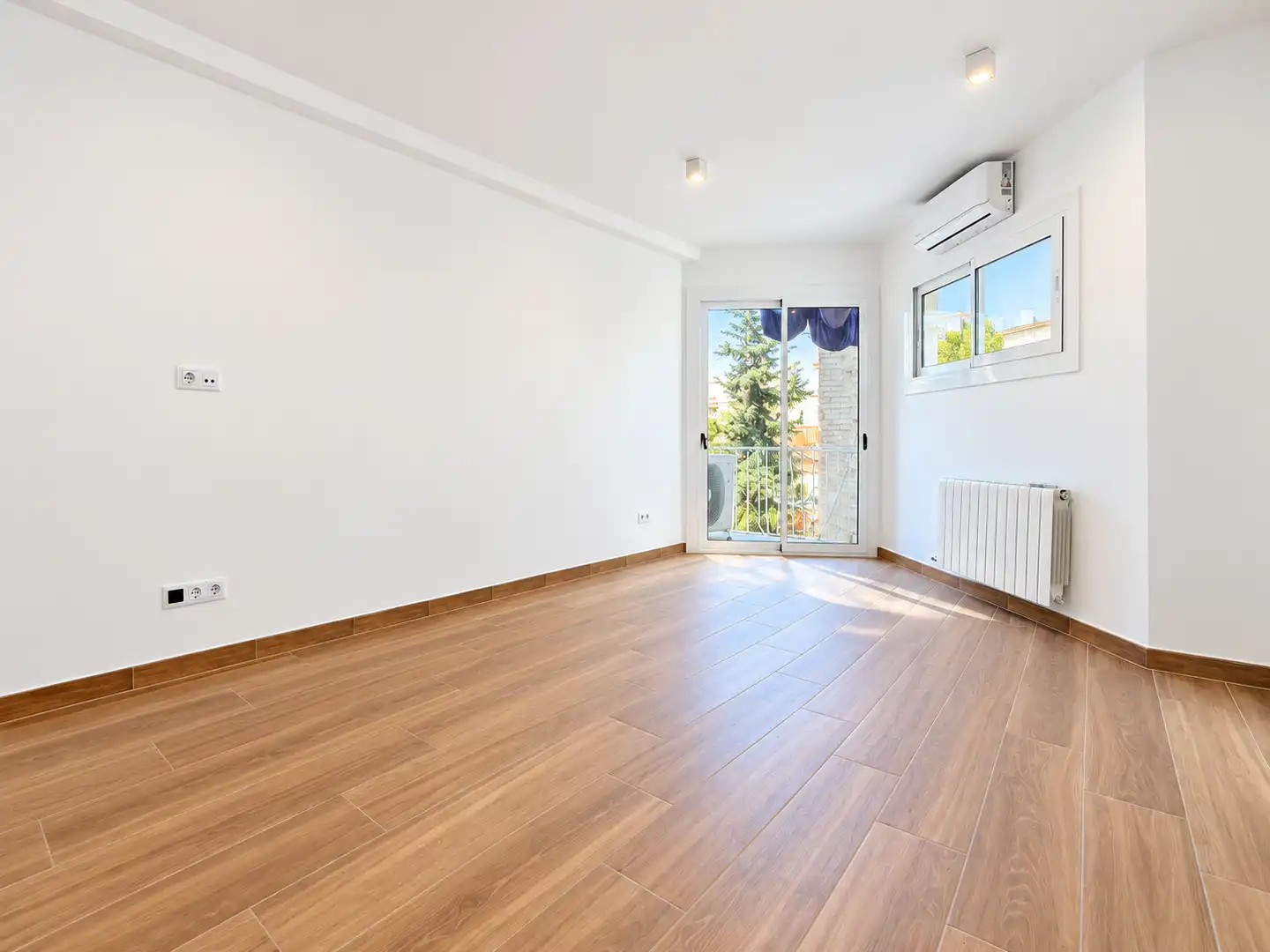 Piso con terraza en venta en Carrer de València, imagen 2