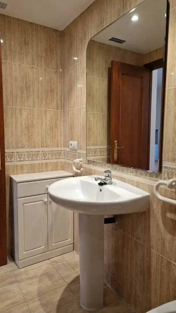 Flat with terrace to rent in Calle VINATEA, imagen 23