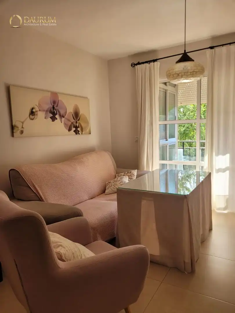 Living room of Flat for sale in Sevilla  with Air Conditioner, Heating and Terrace