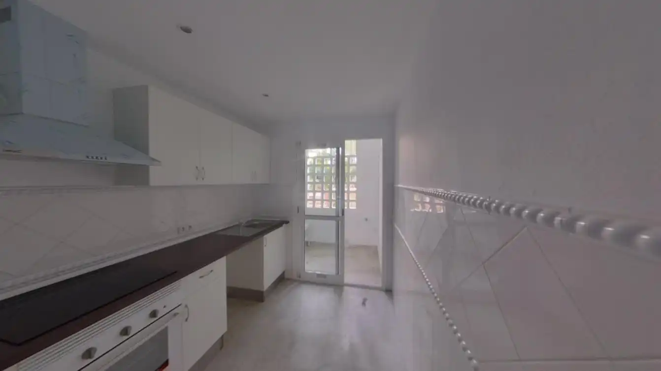 Cocina de Piso en venta en Marbella con Piscina