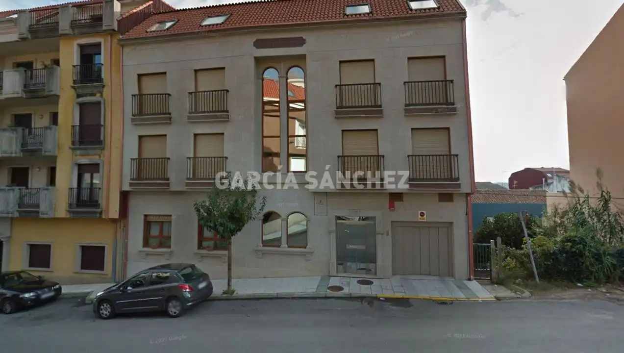 Aparcament amb ascensor en venda a O Pouso 324