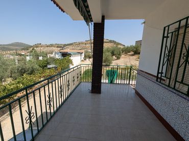 Chalet con jardín en venta en Alcaudete