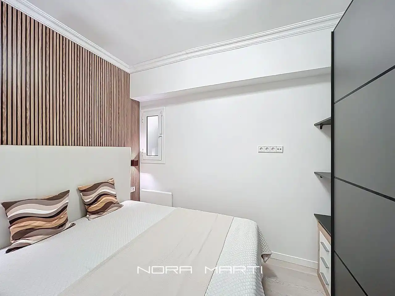 Bedroom of Flat for sale in Barcelona  with Air Conditioner, Heating and Parquet flooring