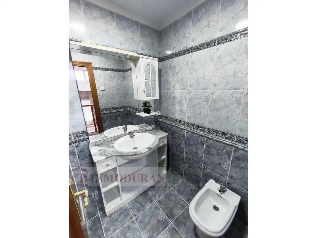 Badezimmer von Dachboden zum Verkauf in Alicante / Alacant