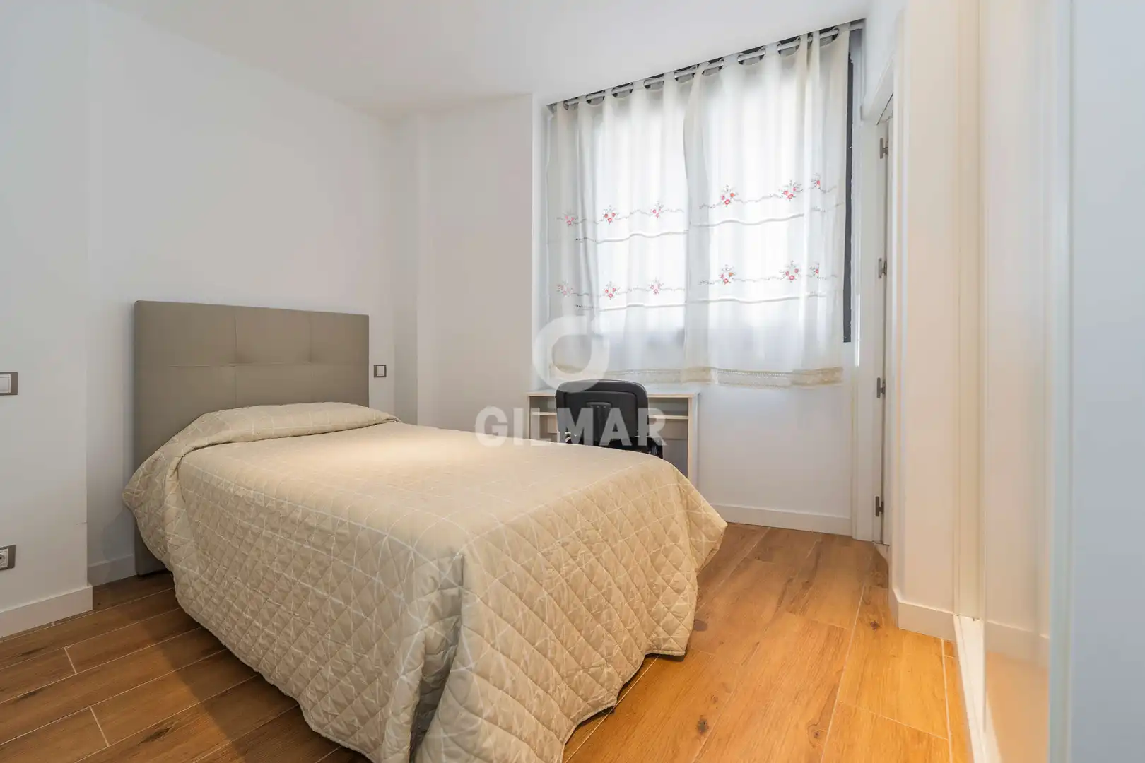 Habitación de Piso en venta en Madrid con Calefacción y Trastero