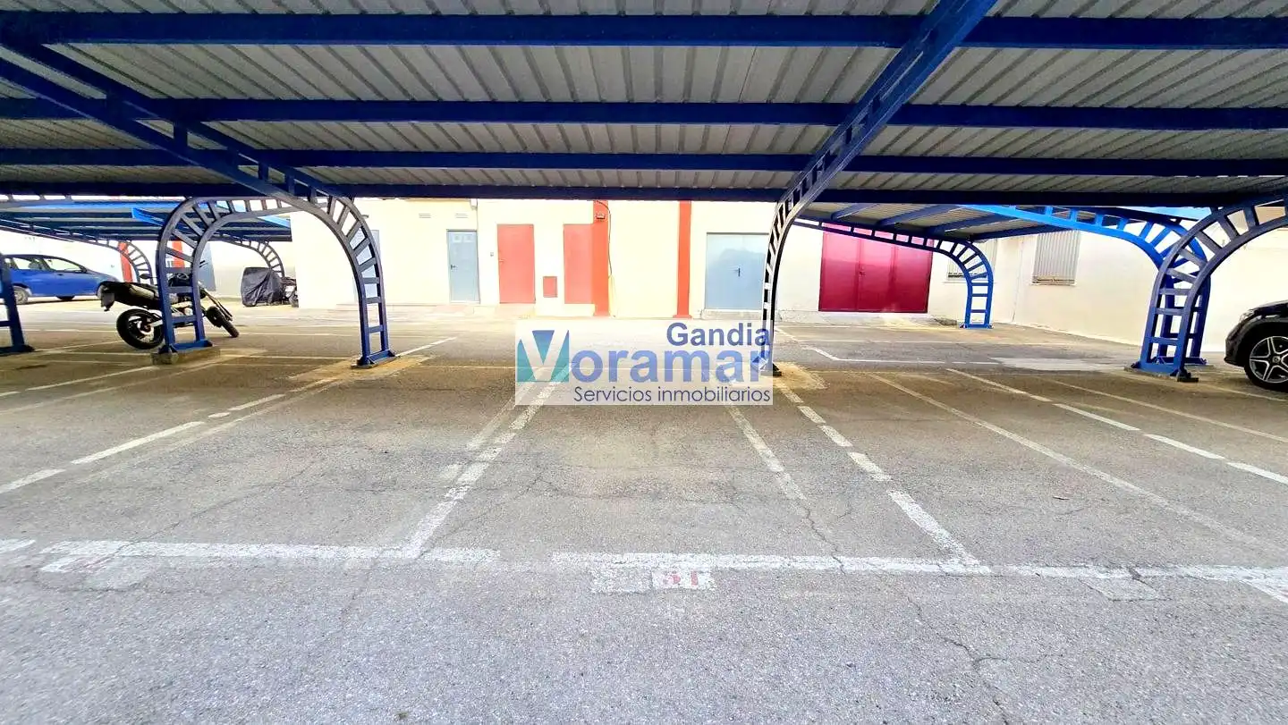 Parking de Apartamento de alquiler en Gandia con Aire acondicionado, Calefacción y Piscina comunitaria