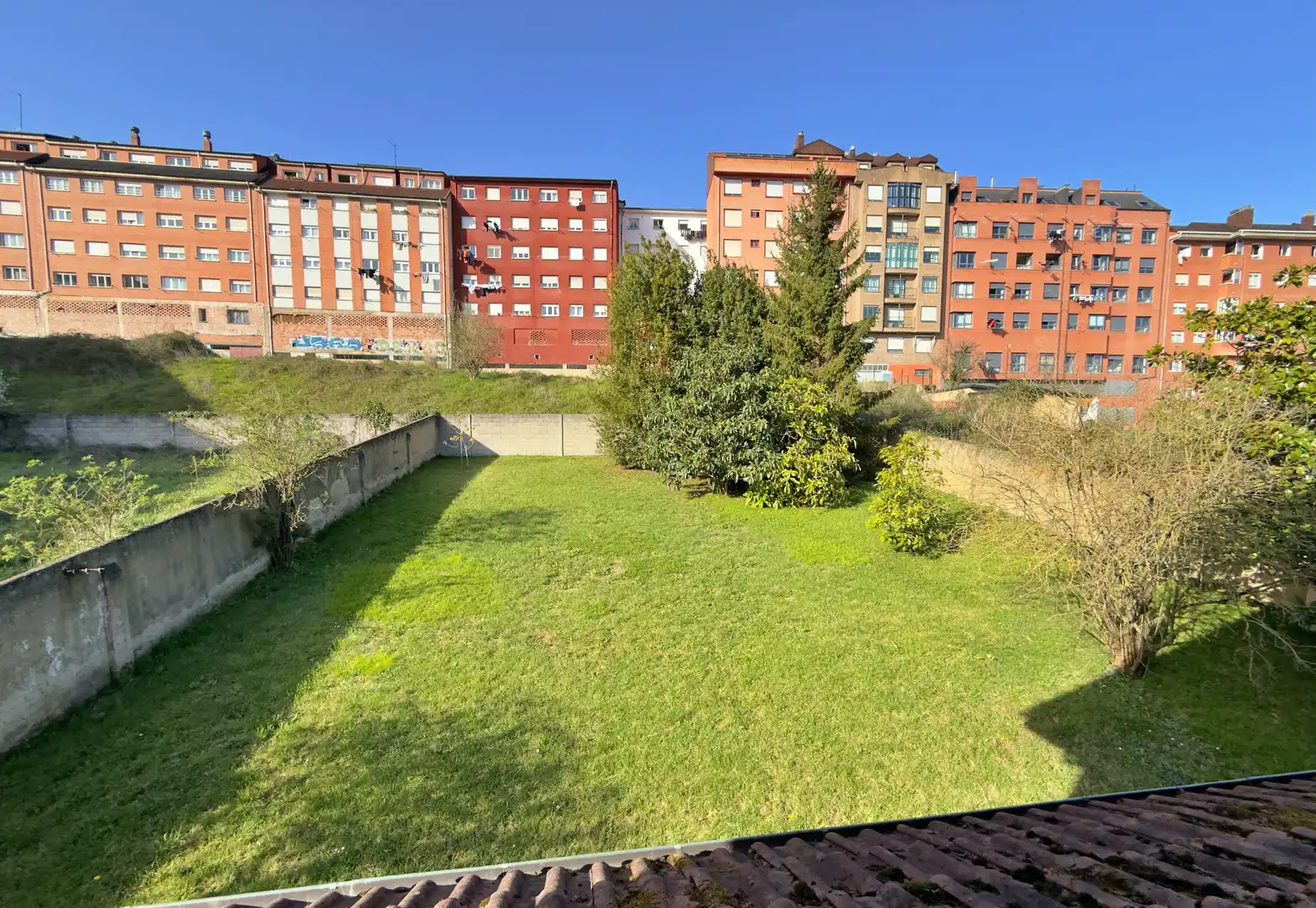 Casa o xalet en venda en Oviedo  amb Calefacció, Jardí privat i Parquet