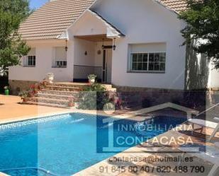 Exterior view of House or chalet for sale in Cabanillas de la Sierra  with Air Conditioner, Heating and Terrace