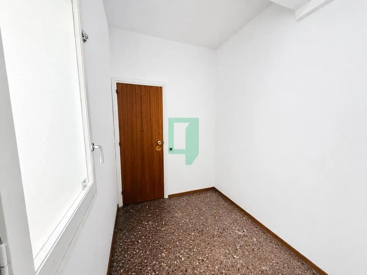 Dormitori de Àtic en venda en Badalona amb Aire condicionat i Terrassa