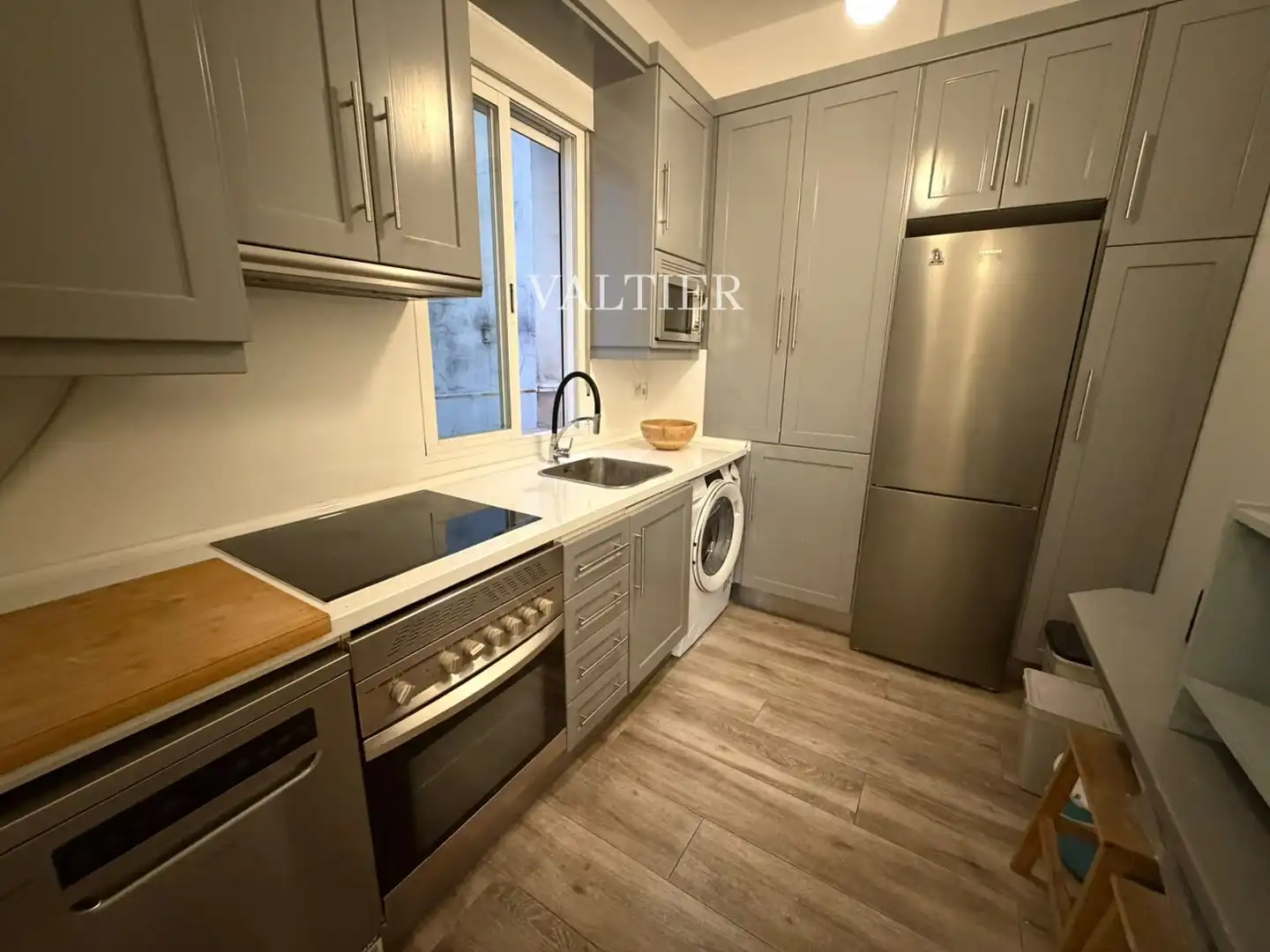 Flat for rent in ALFONSO XII, Jerónimos