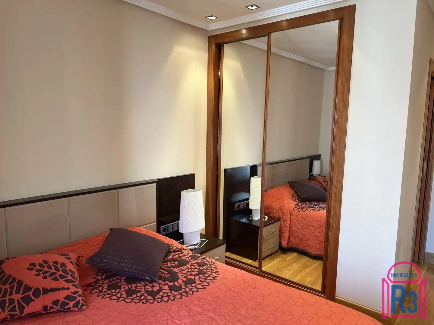 Habitación de Apartamento en venta en León Capital  con Calefacción, Terraza y Trastero