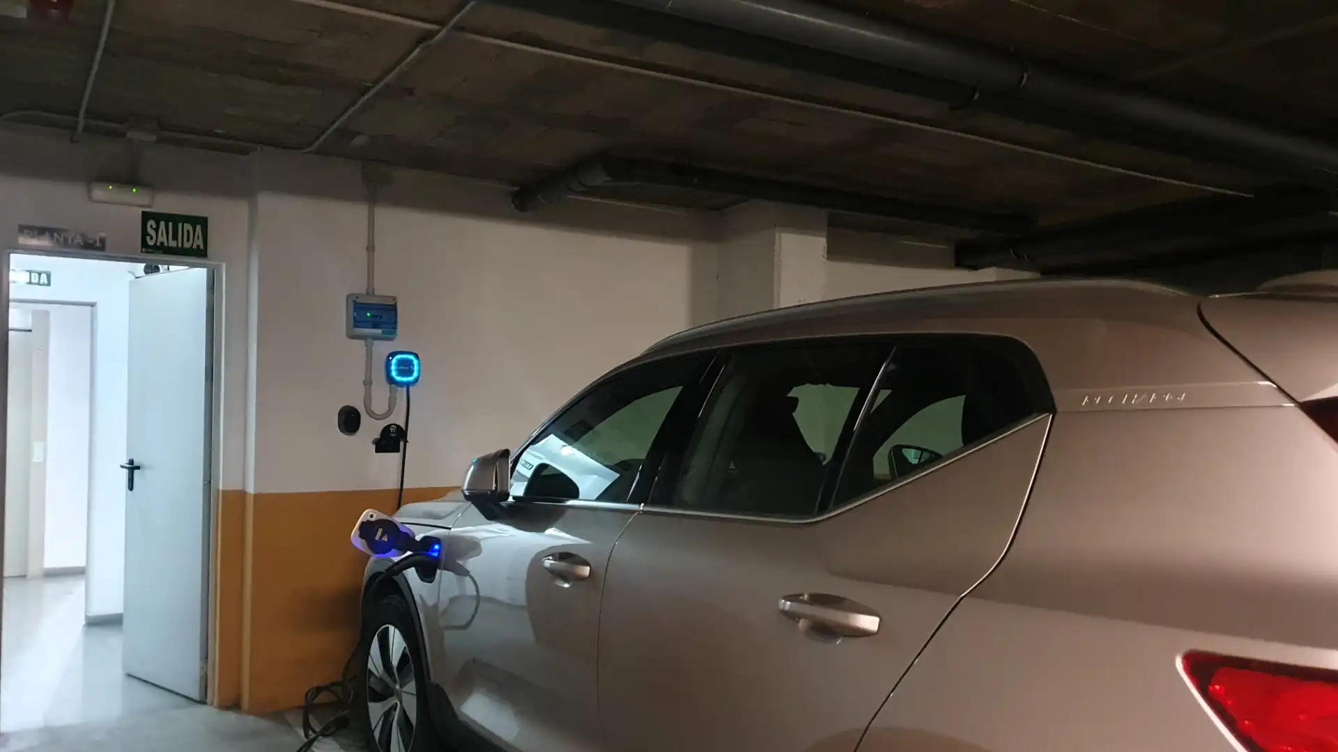 Parking de Piso en venta en Madrid con Aire acondicionado, Calefacción y Jardín privado