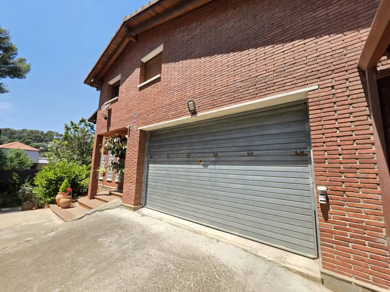 Parking de Casa o chalet en venta en Montcada i Reixac con Aire acondicionado, Calefacción y Jardín privado