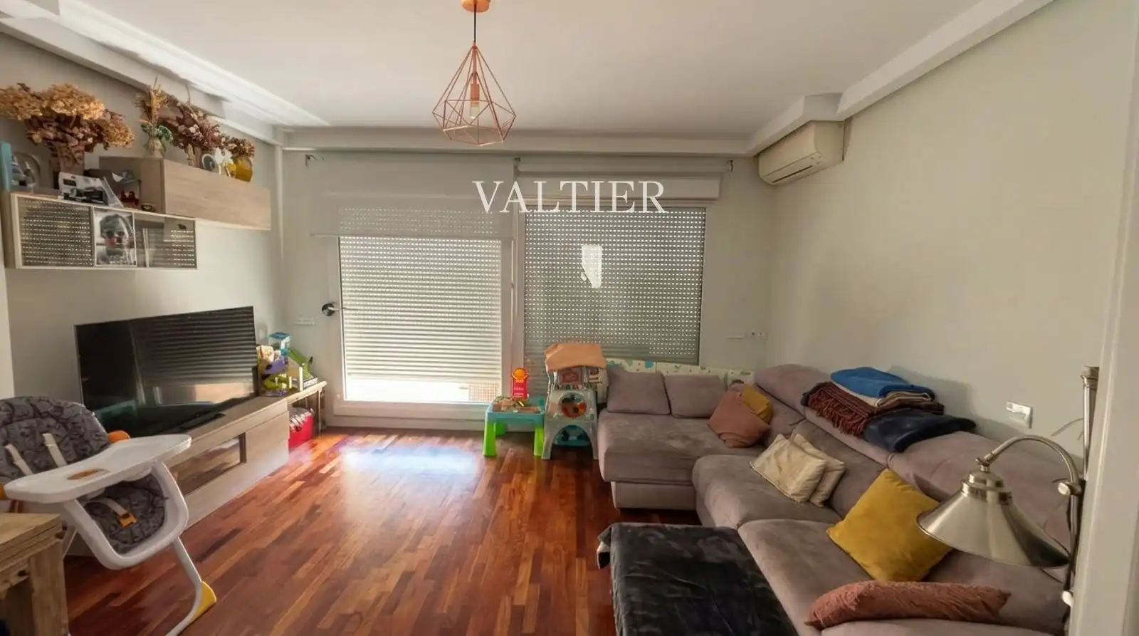 Sala d'estar de Àtic en venda en Tetuán