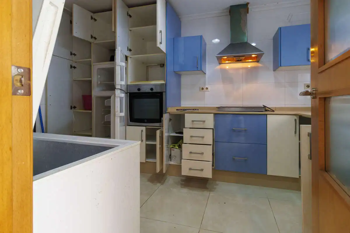 Kitchen of Houses for sale in Valencia  with Air Conditioner, Terrace and Storage room