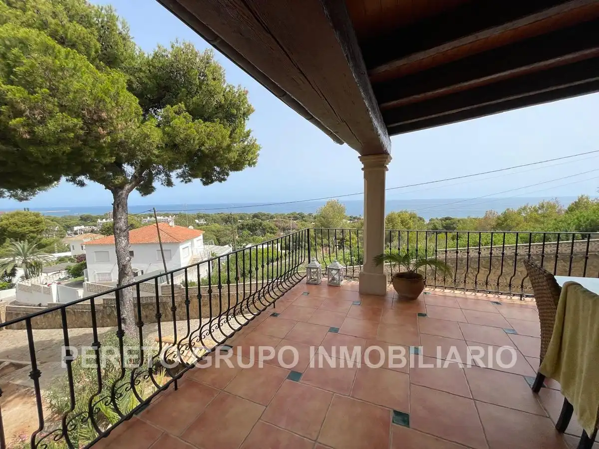 Villa avec piscine à vendre à Las Rotas / Les Rotes