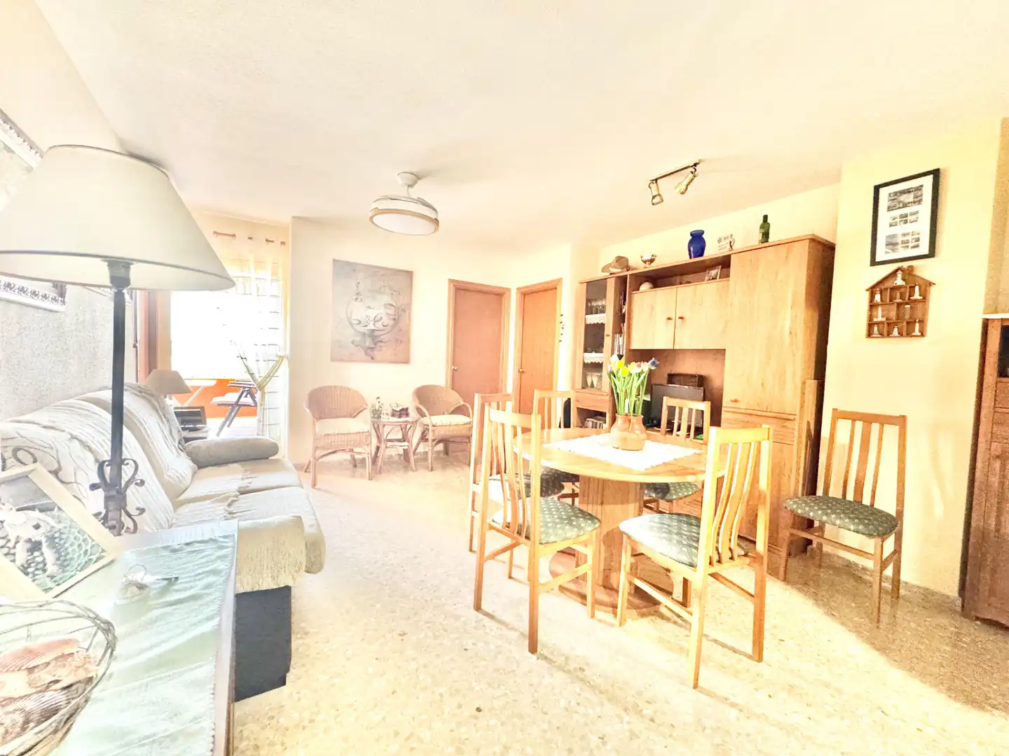 Sala d'estar de Apartament de lloguer en Canet d'En Berenguer amb Aire condicionat, Terrassa i Moblat