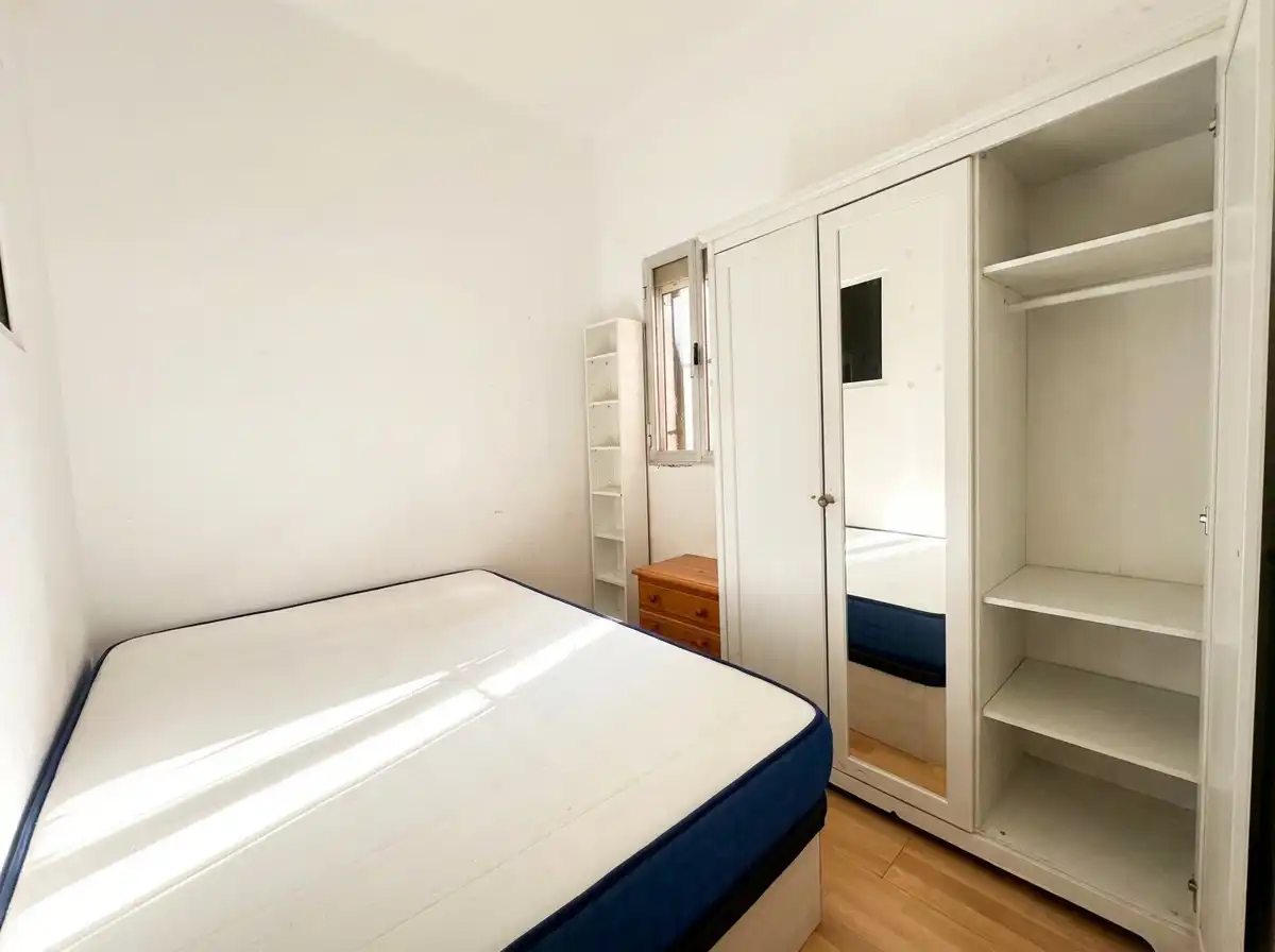 Bedroom of Flat for sale in Madrid  with Heating, Furnished and Washing machine