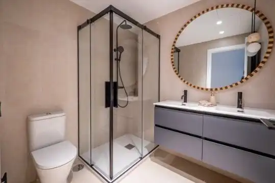 Baño de Piso en venta en Madrid con Aire acondicionado, Calefacción y Amueblado
