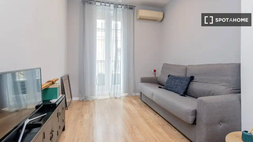 Living room of Flat for rent in Madrid  with Air Conditioner, Heating and Furnished