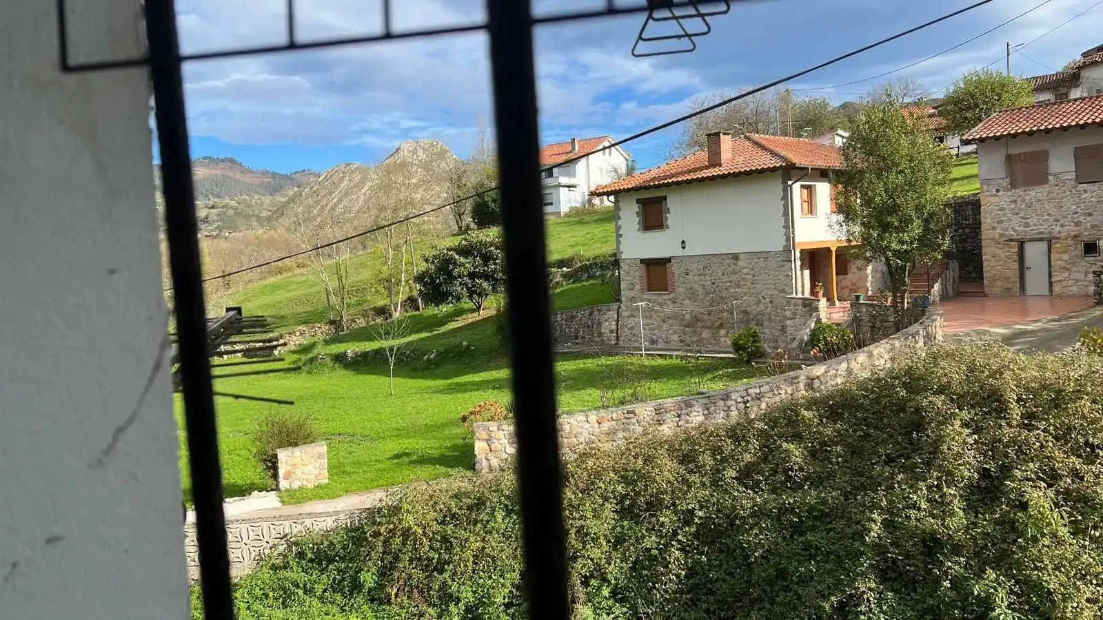 Exterior view of Houses for sale in Cangas de Onís
