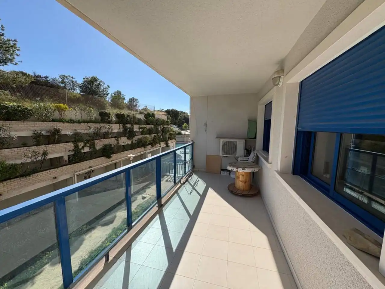 Terraza de Piso en venta en Alicante / Alacant con Terraza y Piscina comunitaria