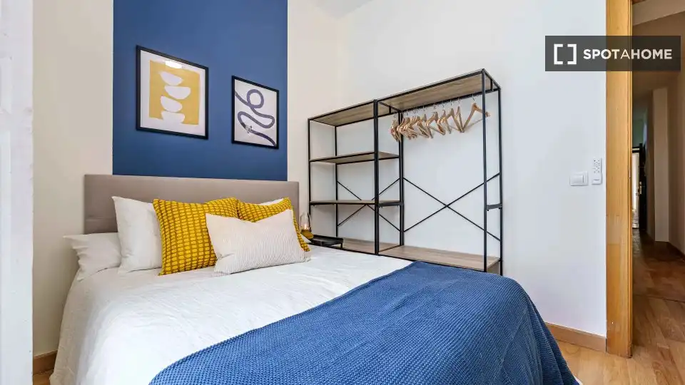 Bedroom of Flat for share in Centro