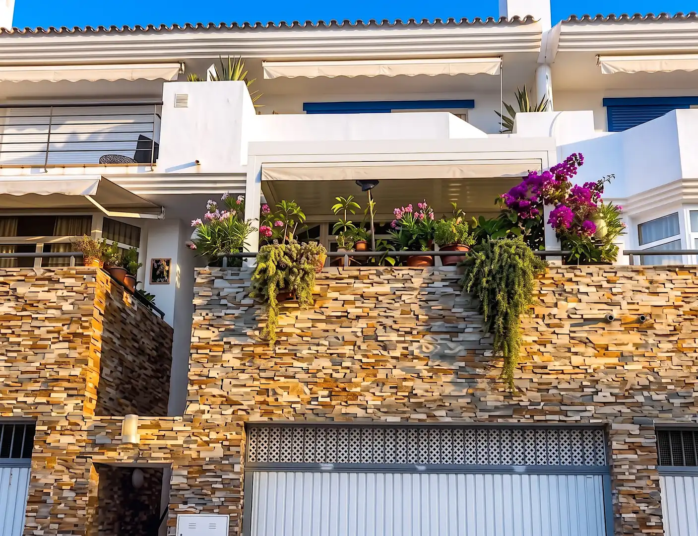 Vista exterior de Casa adosada en venta en Benalmádena con Aire acondicionado, Terraza y Trastero