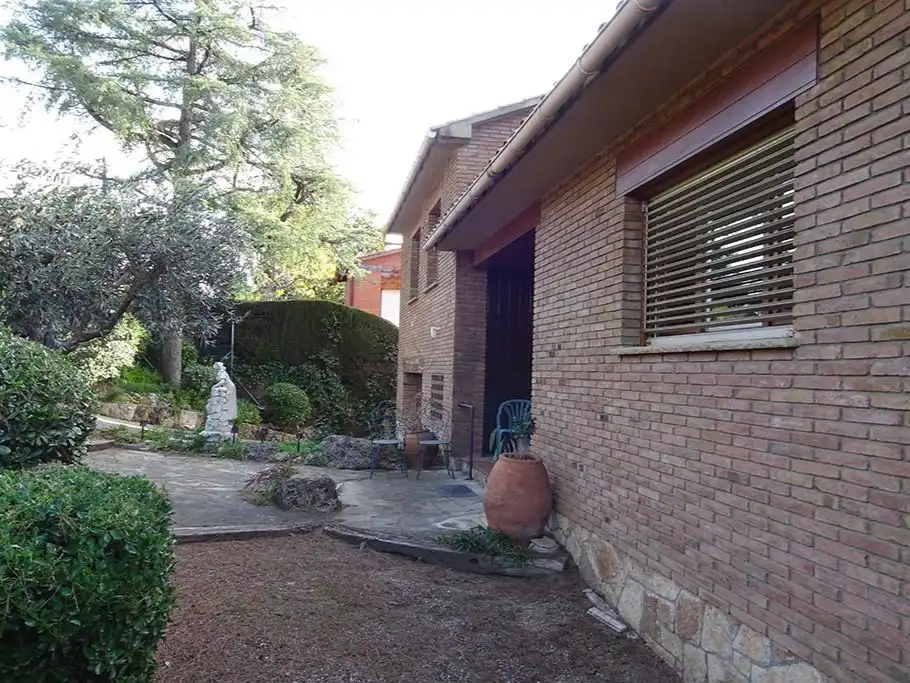 Xalet amb piscina en venda a De Les Alzines 14