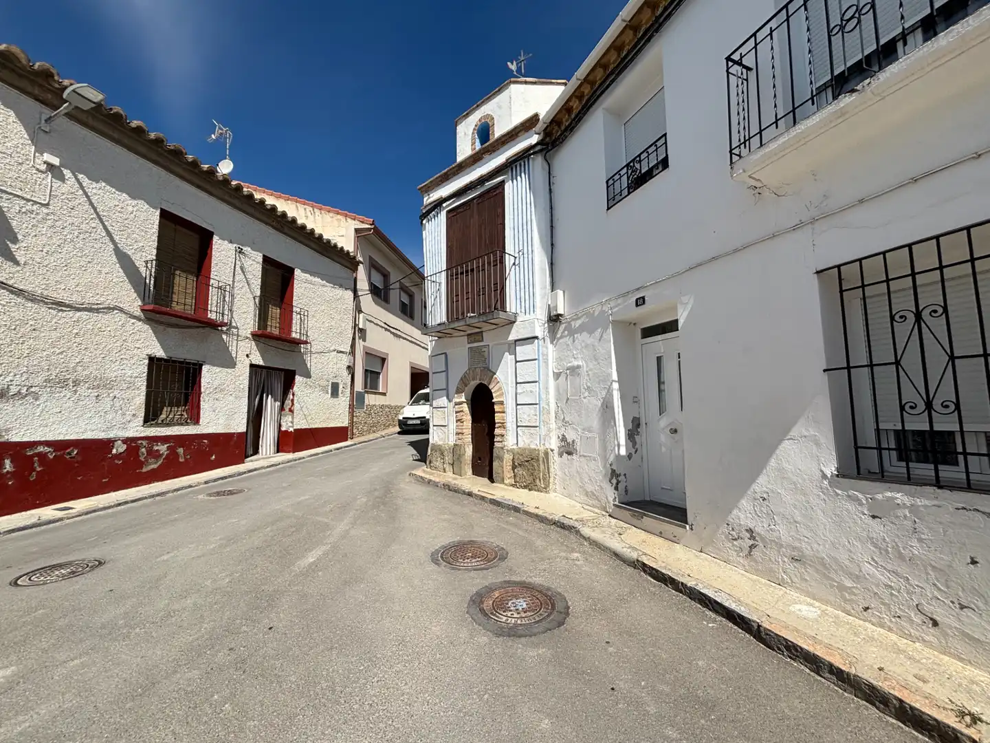 Vista exterior de Casa o xalet en venda en Monegrillo amb Jardí privat, Terrassa i Moblat