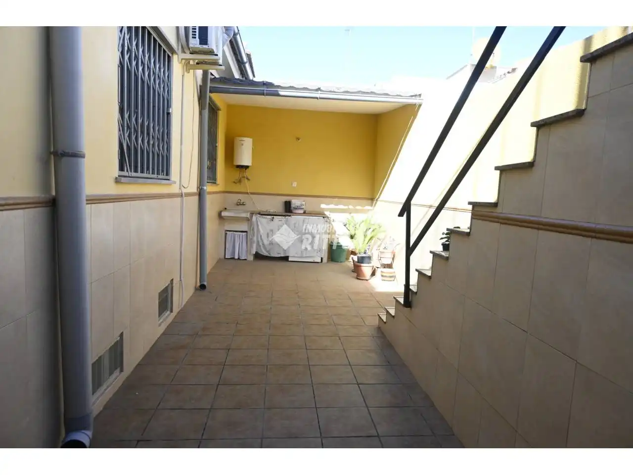 Terrasse von Einfamilien-Reihenhaus zum Verkauf in Cartagena mit Klimaanlage, Privatgarten und Terrasse