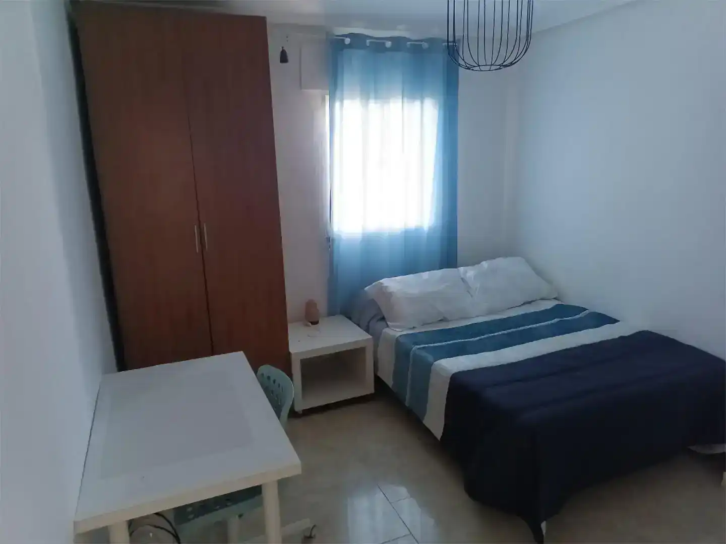 Habitación de Estudio de alquiler en Sevilla con Amueblado