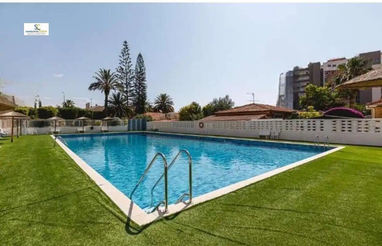 Schwimmbecken von Wohnung zum Verkauf in El Campello mit Klimaanlage und Gemeinschaftspool