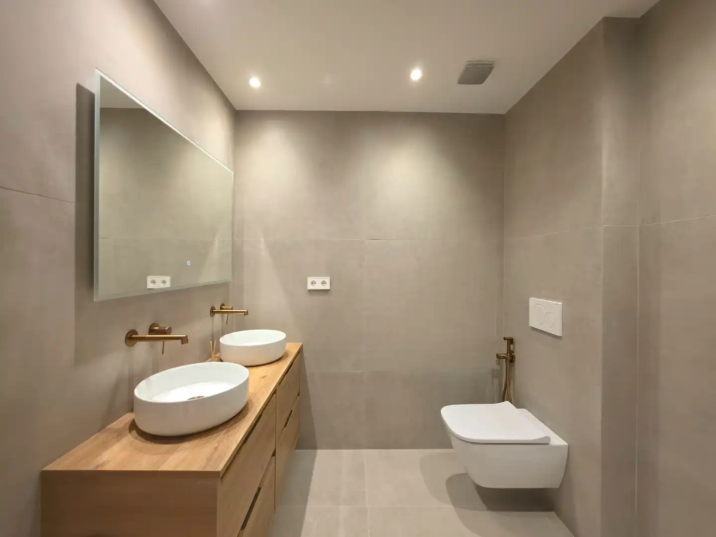 Bathroom of Flat for sale in Alicante / Alacant  with Air Conditioner, Heating and Terrace