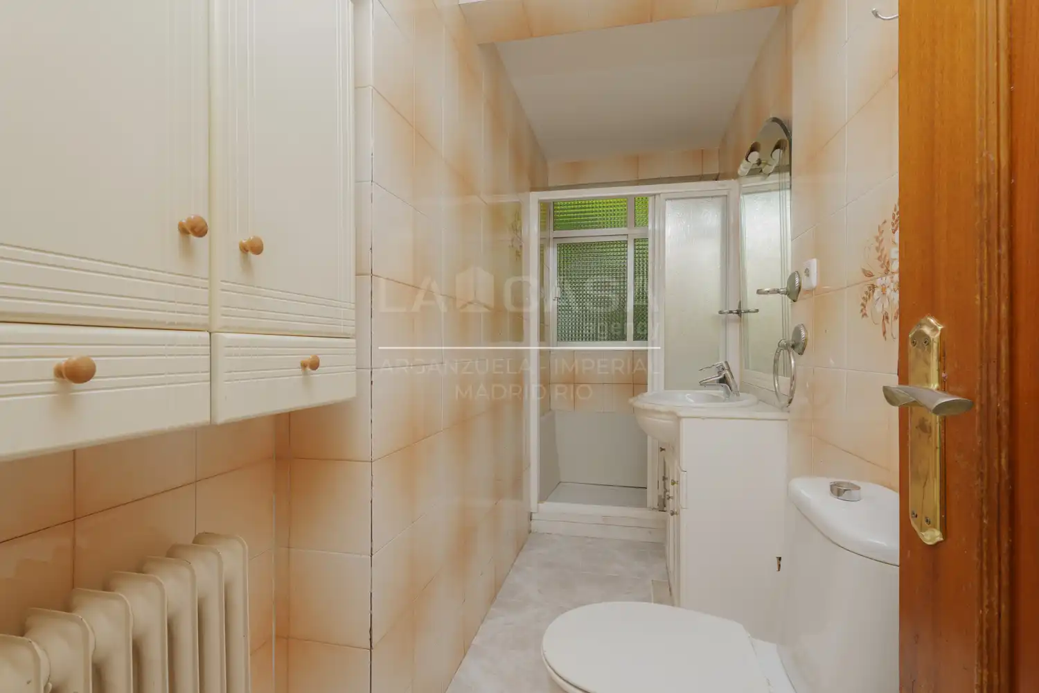 Baño de Piso en venta en Madrid con Calefacción y Terraza