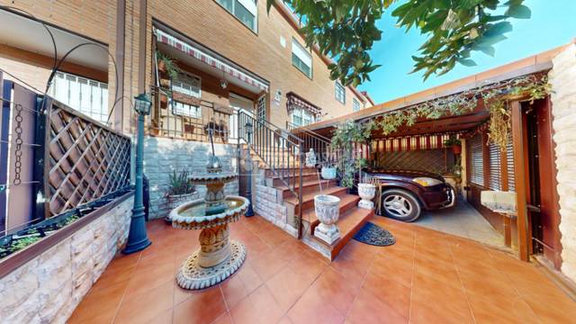 Casa adosada en Venta en Chiloeches