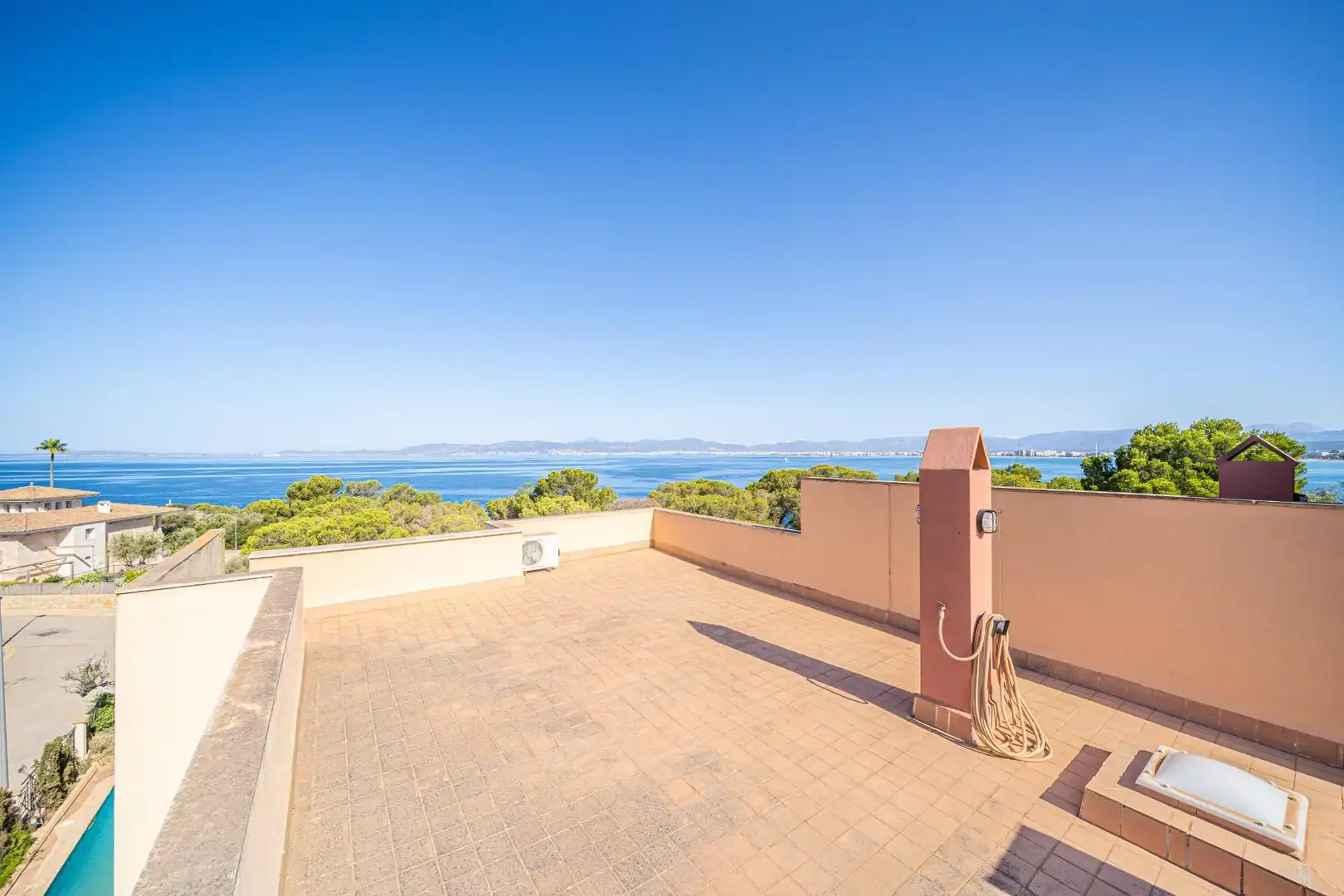 Casa pareada con terraza en venta en Son Verí, imagen 2