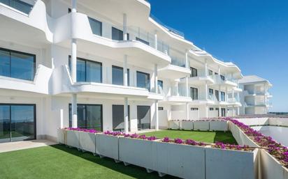 Exterior view of Flat for sale in Fuengirola  with Air Conditioner, Private garden and Terrace